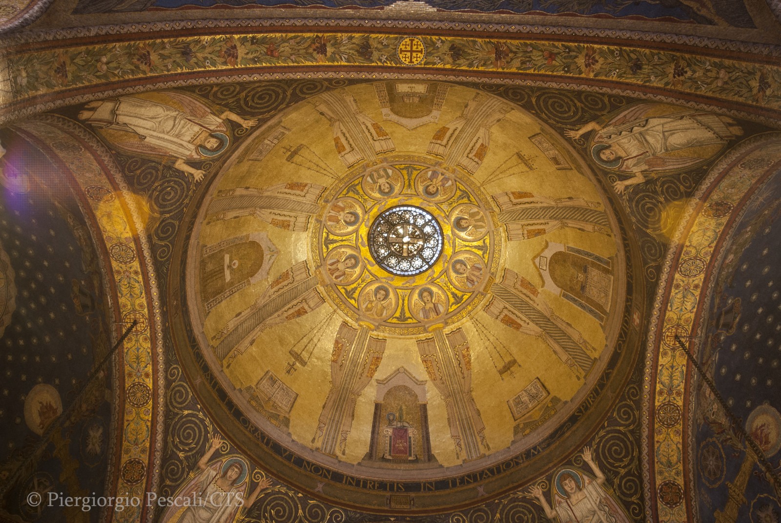 Mosaico de la cúpula italiana de Getsemaní, D’Achiardi, 1927 